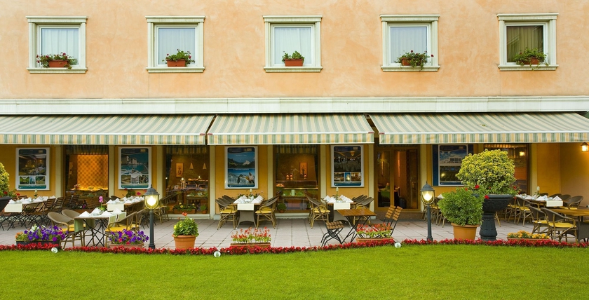 Imagen de los exteriores del Hotel The Green Park Merter. Foto 3