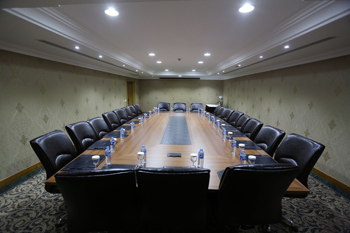 Imagen de los interiores del Hotel The Green Park Merter. Foto 6