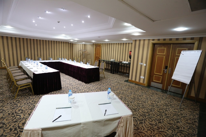 Imagen de los interiores del Hotel The Green Park Merter. Foto 8