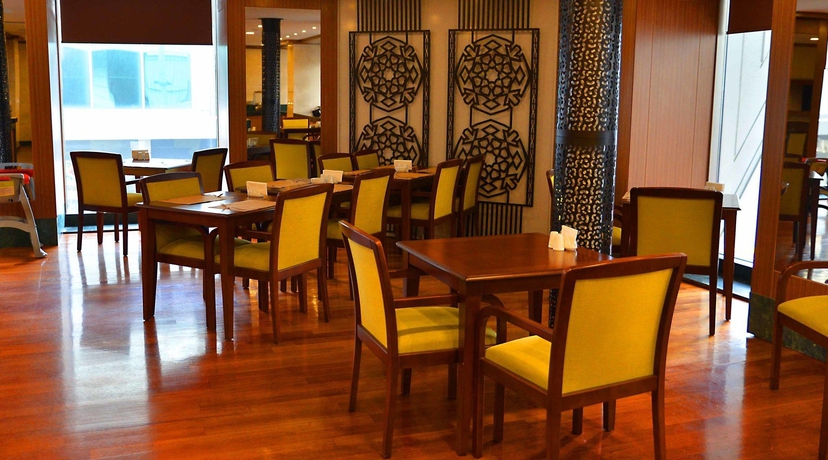 Imagen del bar/restaurante del Hotel The Green Park Taksim. Foto 6