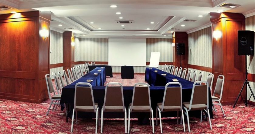 Imagen de los interiores del Hotel The Green Park Taksim. Foto 17