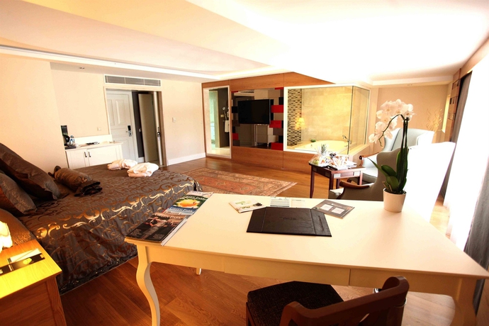 Imagen de la habitación del Hotel The Green Park Taksim. Foto 10