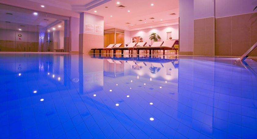 Imagen de la piscina del Hotel The Green Park Taksim. Foto 19
