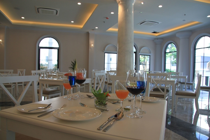 Imagen del bar/restaurante del Hotel The Green View, Samut Prakan. Foto 4