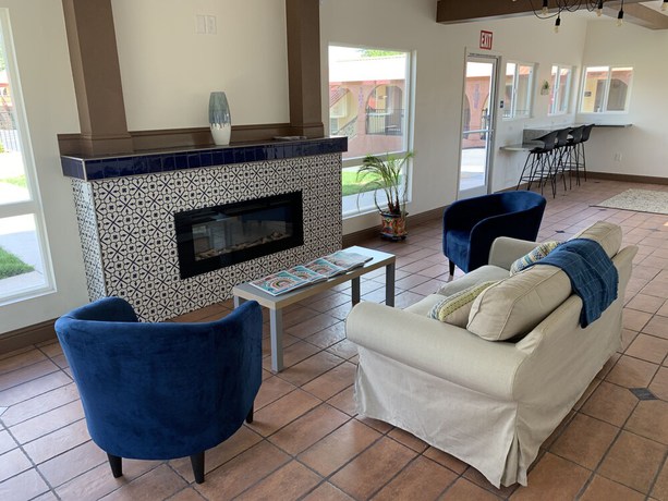 Imagen de los interiores del Hotel The Greens - Stockton Blvd. Foto 18