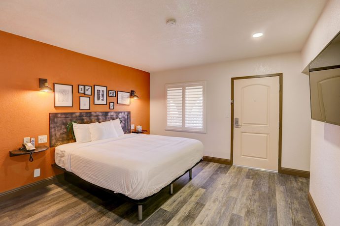 Imagen de la habitación del Hotel The Greens - Stockton Blvd. Foto 9