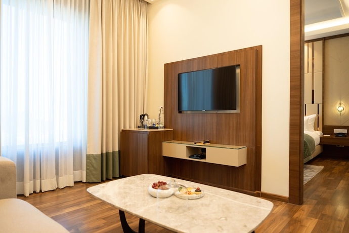 Imagen de la habitación del Hotel The Greenwood Guwahati. Foto 14