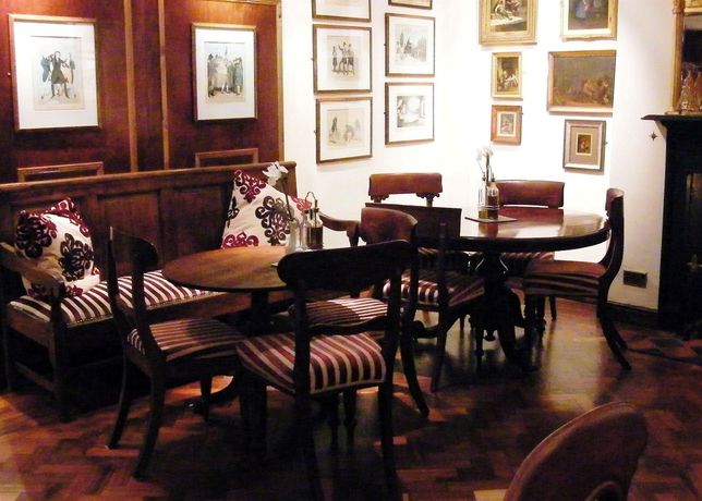 Imagen del bar/restaurante del Hotel The Greyhound Coaching Inn. Foto 5