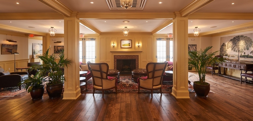 Imagen de los interiores del Hotel The Groton Inn. Foto 16