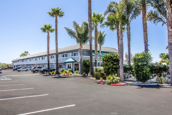 Imagen de los exteriores del Hotel The Grove At Pismo Beach. Foto 10