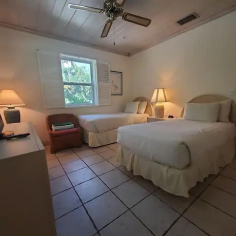 Imagen general del Hotel The Grove Beach Condominiums. Foto 8