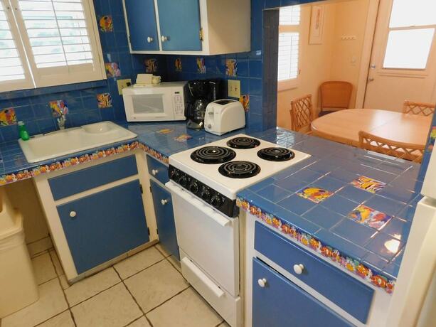Imagen general del Hotel The Grove Beach Condominiums. Foto 10