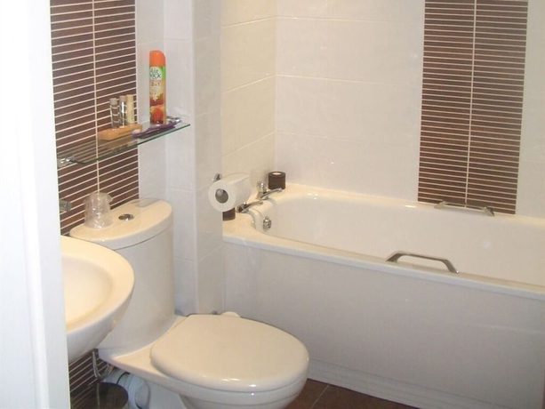 Imagen de la habitación del Hotel The Grove House. Foto 15