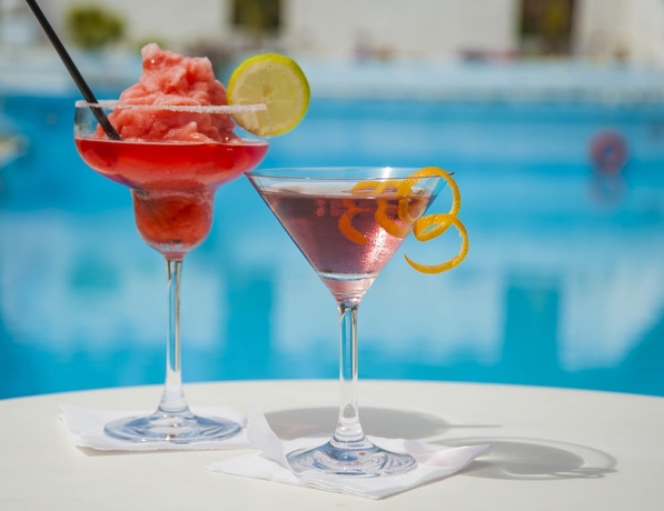 Imagen de la piscina del Hotel The Grove Seaside. Foto 18