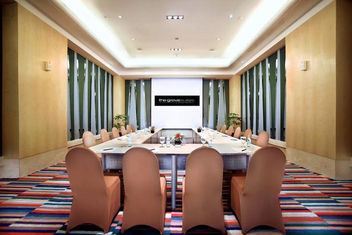 Imagen general del Hotel The Grove Suites By Grand Aston. Foto 2