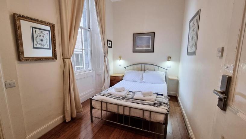 Imagen de la habitación del Hotel The Guards. Foto 4