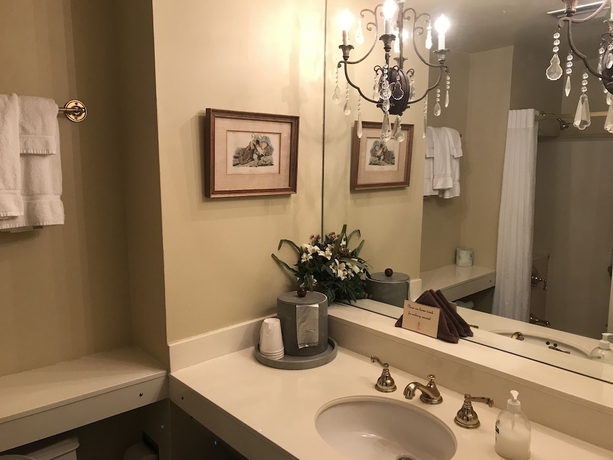 Imagen de la habitación del Hotel The Guest House Historic Mansion. Foto 11