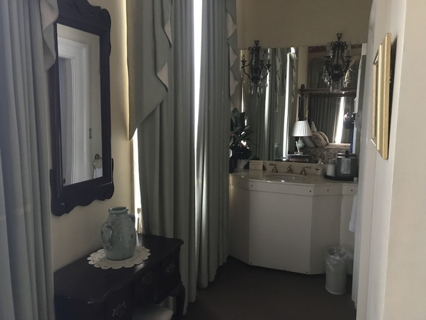 Imagen de la habitación del Hotel The Guest House Historic Mansion. Foto 14