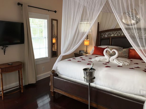 Imagen de la habitación del Hotel The Guesthouses at Southernmost Beach Resort. Foto 17