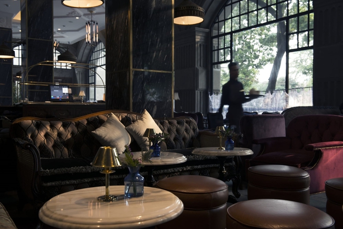 Imagen de los interiores del Hotel The Gunawarman. Foto 17