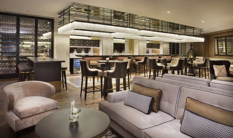 Imagen del bar/restaurante del Hotel The H Dubai. Foto 5