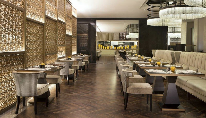 Imagen del bar/restaurante del Hotel The H Dubai. Foto 8