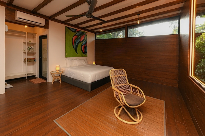 Imagen de la habitación del Hotel The HIJAU Camp and Cabin. Foto 4