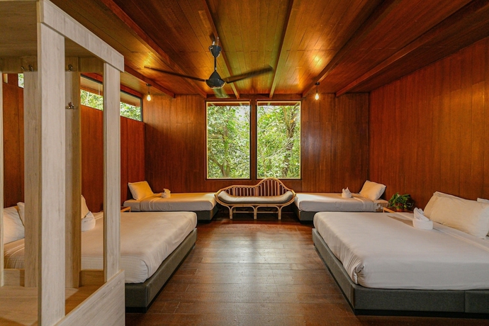 Imagen de la habitación del Hotel The HIJAU Camp and Cabin. Foto 5