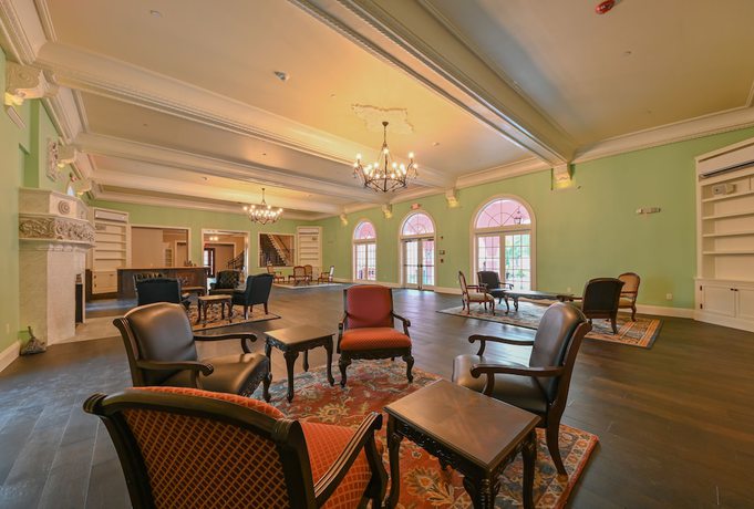 Imagen de los interiores del Hotel The Hacienda. Foto 16