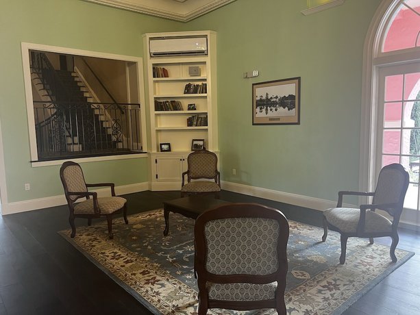 Imagen de los interiores del Hotel The Hacienda, New Port Richey. Foto 17