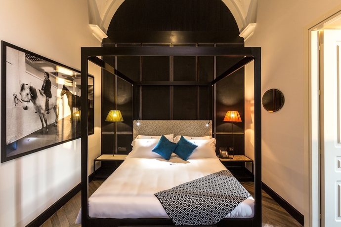 Imagen de la habitación del Hotel The H'all Tailor Suite Roma. Foto 9