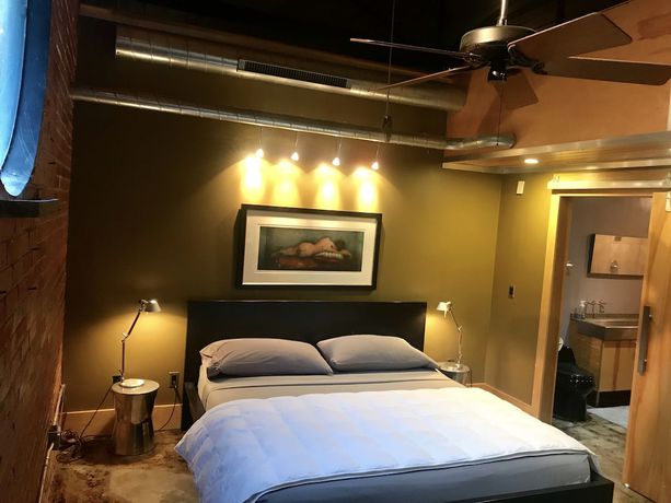 Imagen de la habitación del Hotel The Hangar Lofts. Foto 2
