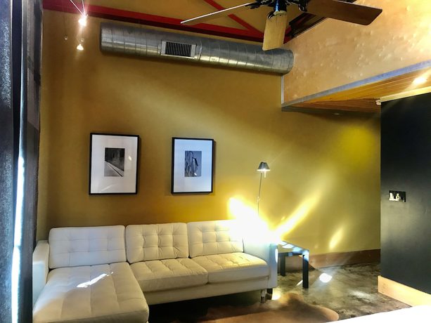 Imagen de la habitación del Hotel The Hangar Lofts. Foto 3
