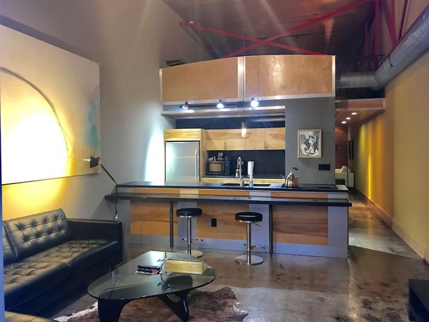 Imagen de la habitación del Hotel The Hangar Lofts. Foto 17