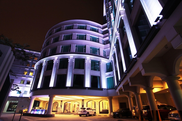 Imagen de los exteriores del Hotel The Hanoi Club and Residences. Foto 6