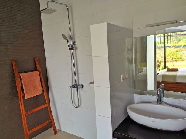 Imagen de la habitación del Hotel The Happinezz Hills Karimunjawa. Foto 5