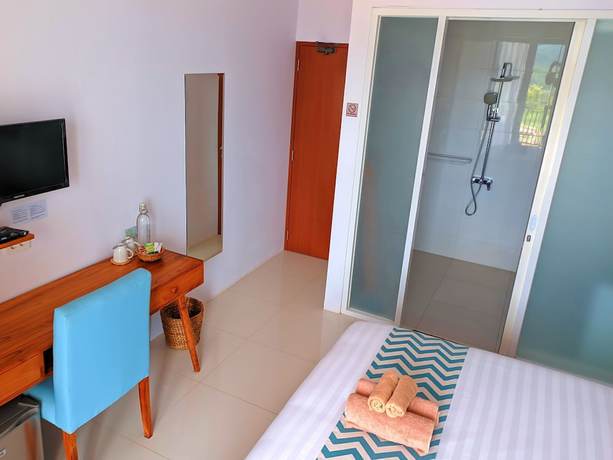 Imagen de la habitación del Hotel The Happinezz Hills Karimunjawa. Foto 14