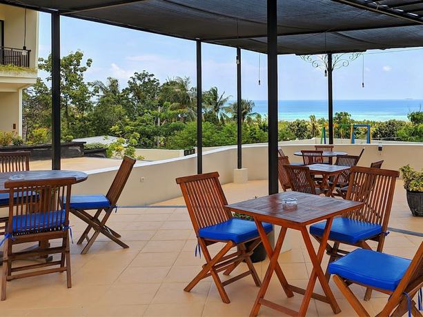 Imagen del bar/restaurante del Hotel The Happinezz Hills Karimunjawa. Foto 3