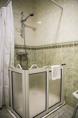 Imagen de la habitación del Hotel The Harbour Inn. Foto 13