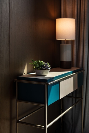 Imagen de la habitación del Hotel The Hari Hong Kong. Foto 14