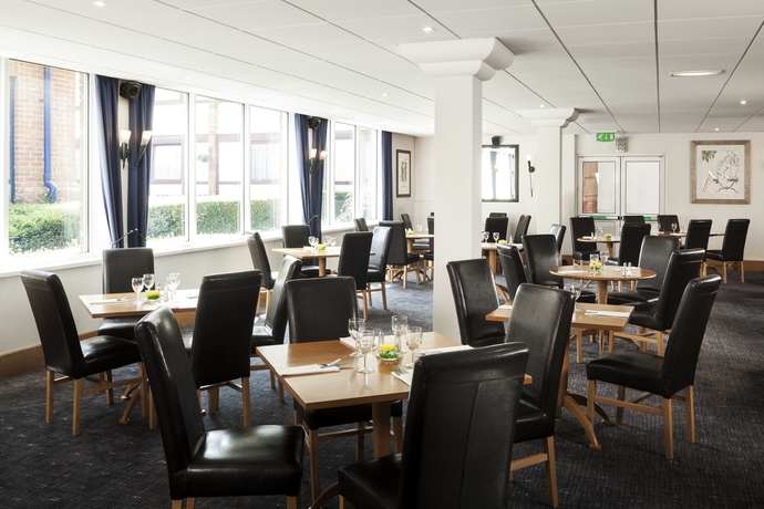 Imagen del bar/restaurante del Hotel The Harlow Hotel By AccorHotels. Foto 4