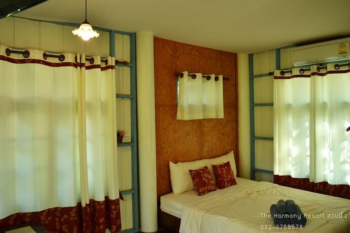 Imagen de la habitación del Hotel The Harmony Resort. Foto 18