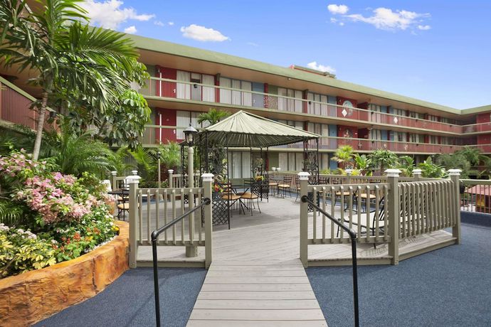 Imagen de los exteriores del Hotel The Harrison Downtown Hollywood. Foto 11