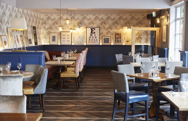 Imagen del bar/restaurante del Hotel The Hartwood Hall by Greene King Inns. Foto 3