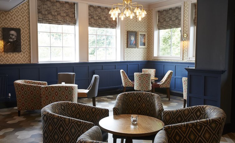Imagen del bar/restaurante del Hotel The Hartwood Hall by Greene King Inns. Foto 5