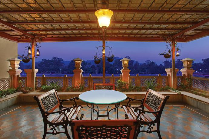 Imagen del bar/restaurante del Hotel The Haveli Hari Ganga, Haridwar. Foto 2
