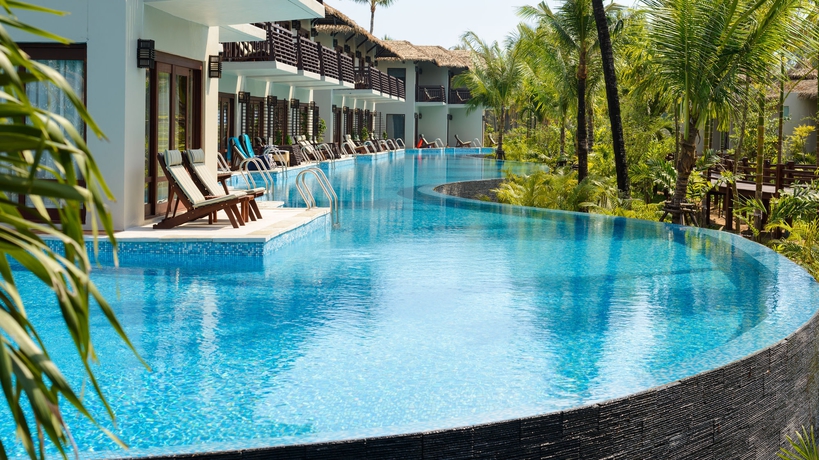 Imagen de la piscina del Hotel The Haven Khao Lak. Foto 16