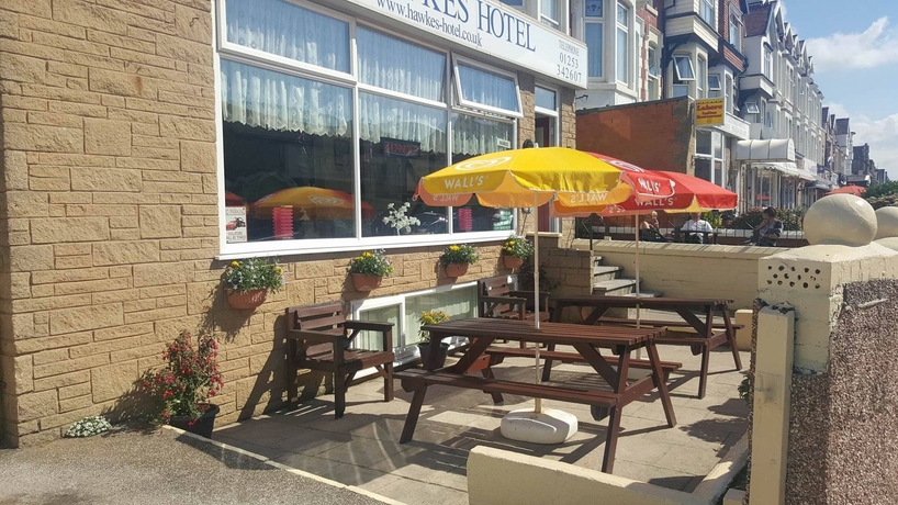 Imagen de los exteriores del Hotel The Hawkes. Foto 8
