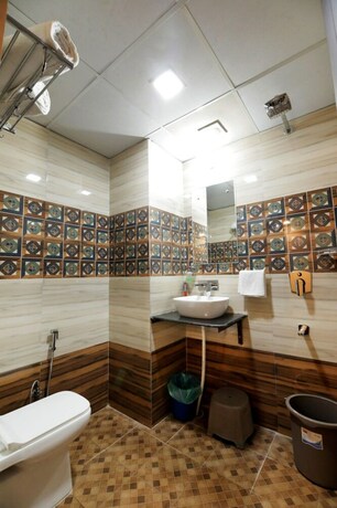 Imagen de la habitación del Hotel The Heights, Haridwar. Foto 20