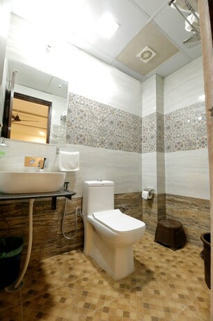 Imagen de la habitación del Hotel The Heights, Haridwar. Foto 22